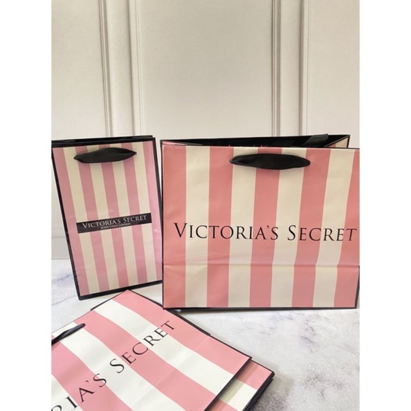 

PAPER BAG VICTORIA'S SECRET SIZE S & M