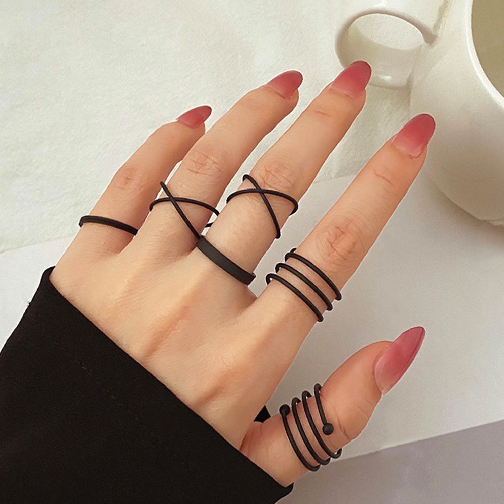 Set Cincin Jari Bentuk Bulat Bahan Logam Warna Hitam Gaya Vintage Punk Untuk Wanita
