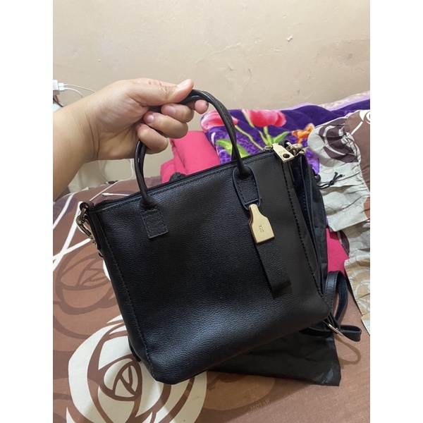 Fergie Mini Leather Black