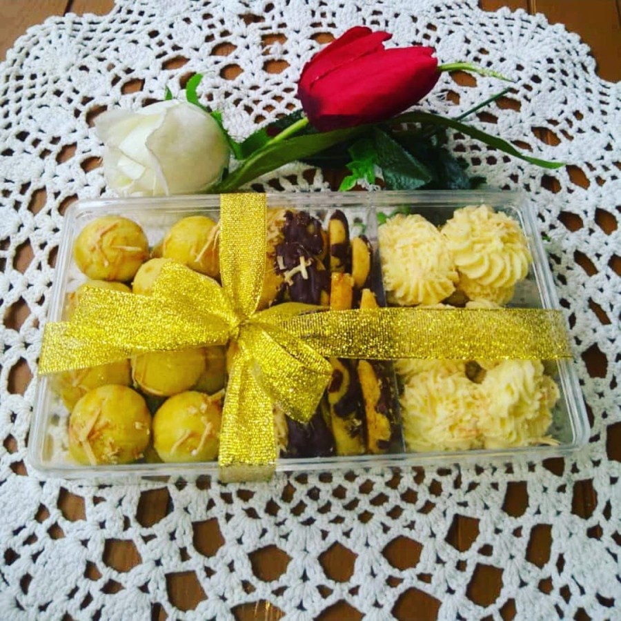 

Kue kering Weizmann dan blue band Kombinasi
