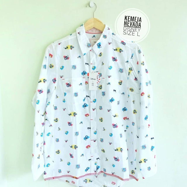 Kemeja Nevada Disney