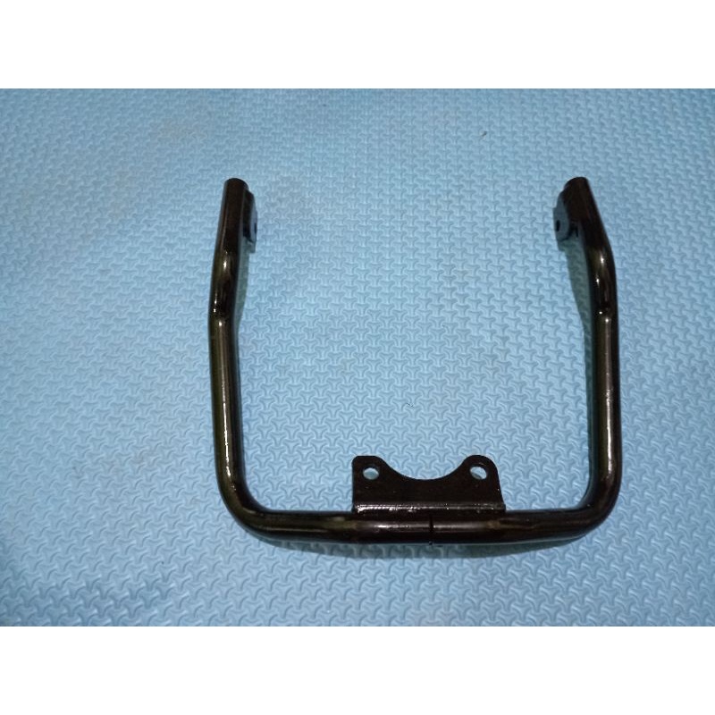 BEHEL BEGEL PEGANGAN JOK BELAKANG YAMAHA BYSON ORIGINAL