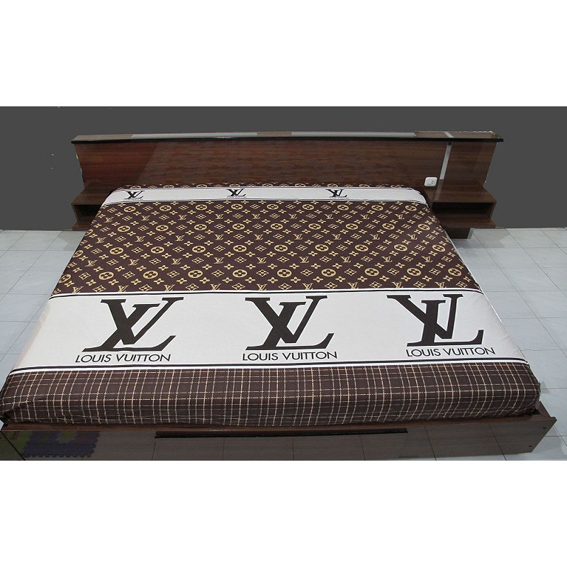 Arjuna Set Bedcover Bahan Katun Motif LV Five Star