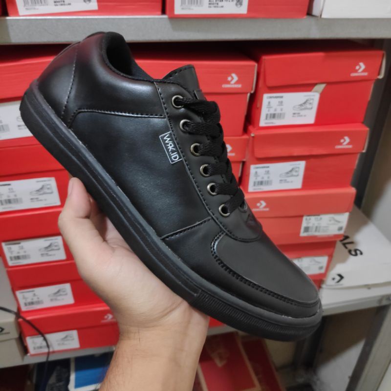 MANLY FULL BLACK - Sepatu Pria Sneakers Hitam Sintetis Kasual Kerja Sporty Skate Santai