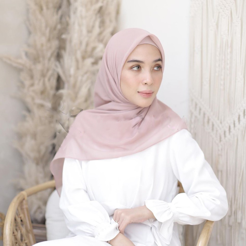 Jilbab bella square segiempat 115x115