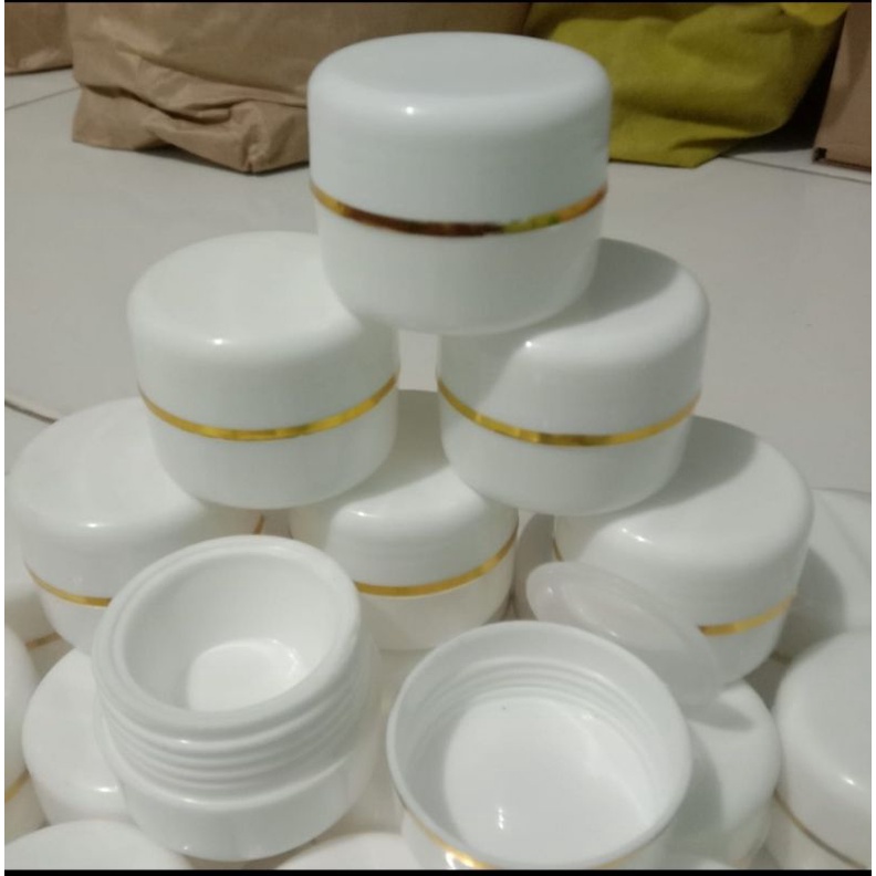 Pot Cream 12,5g Putih Gading / Titan List Gold