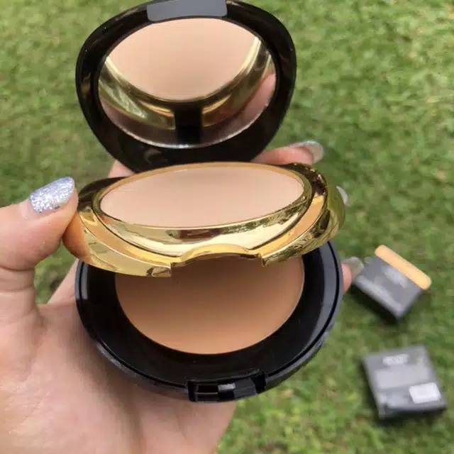 Bedak revlon kering dan basah kecil ( gambar utama )