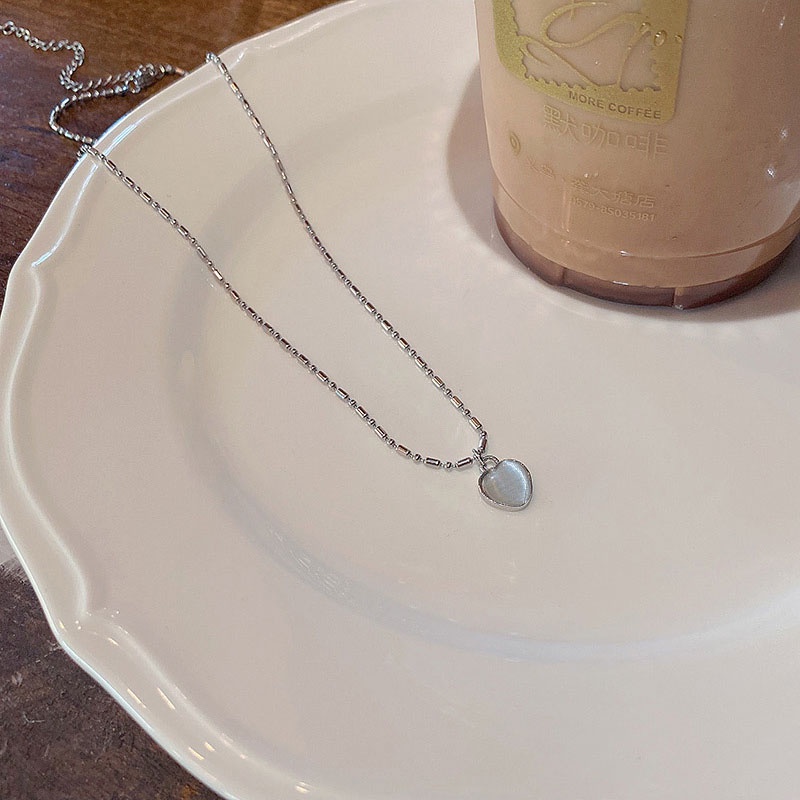 Kalung Choker Silver Dengan Liontin Batu Opal Bentuk Hati Untuk Wanita