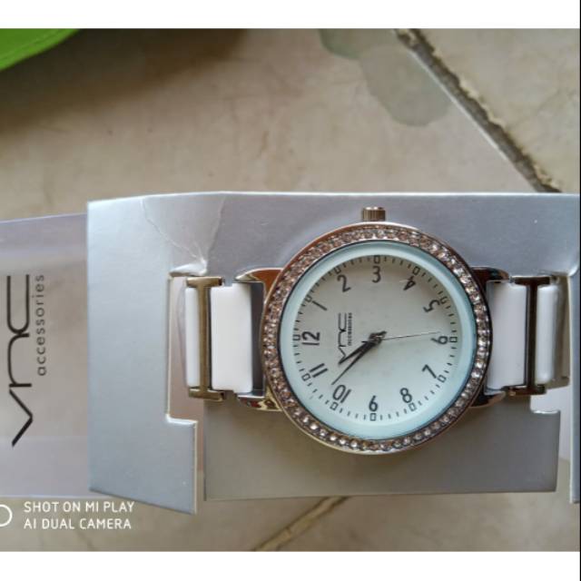 Jam tangan wanita vincci/vnc