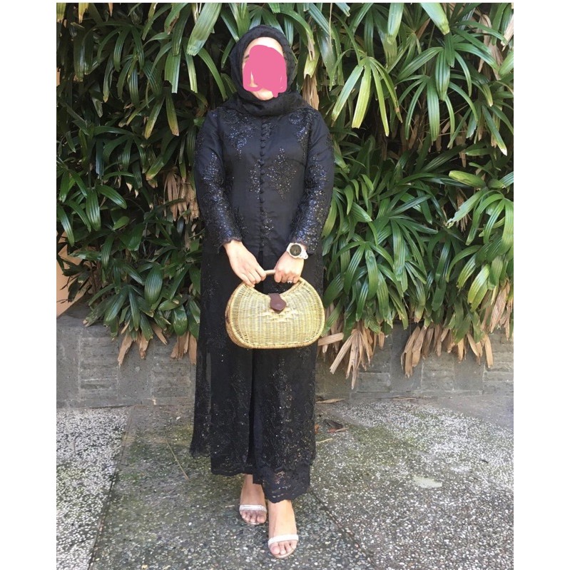 kebaya brukat hitam