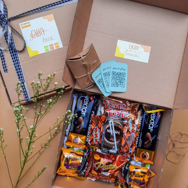 

GWABOX (snack box); MOODBOOSTER (wajib checkout bubblewrap)