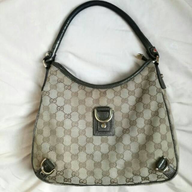 PRELOVED GUCCI hobo bag.