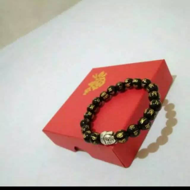 Gelang kepala buddha