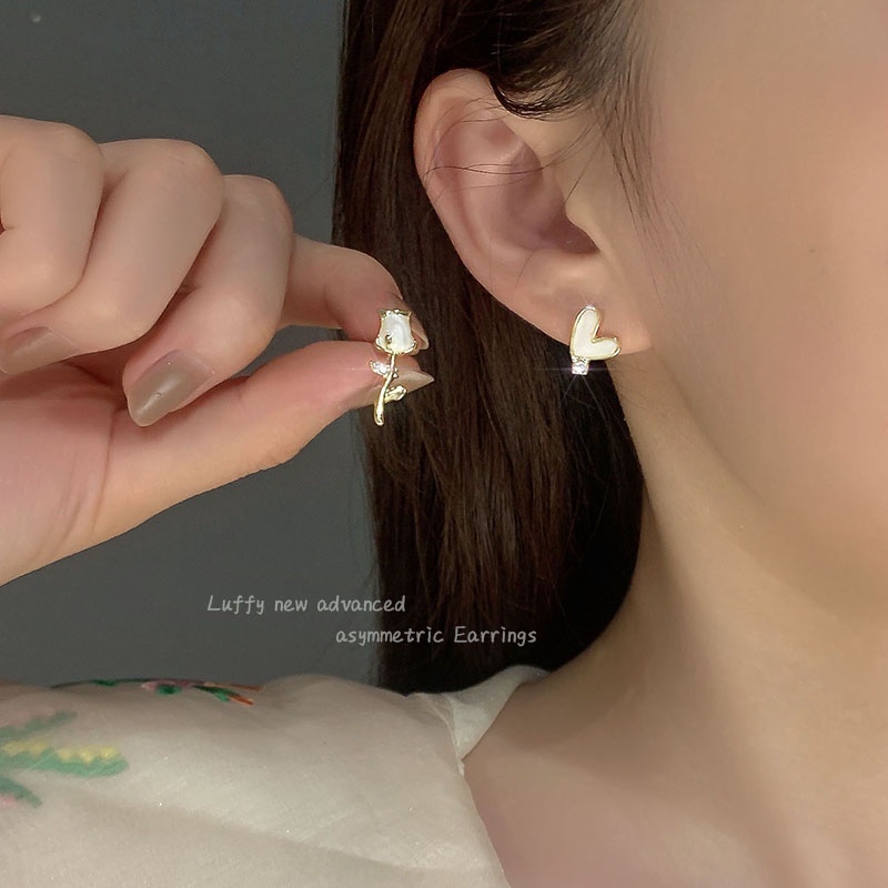 Anting Asimetris Bunga Gaya Korea2023Anting Wanita Baru