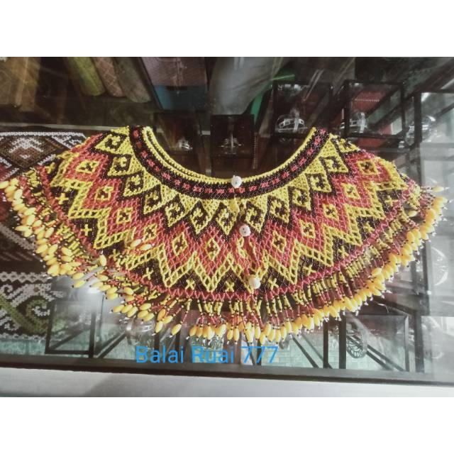 Kalung Teratai Dayak