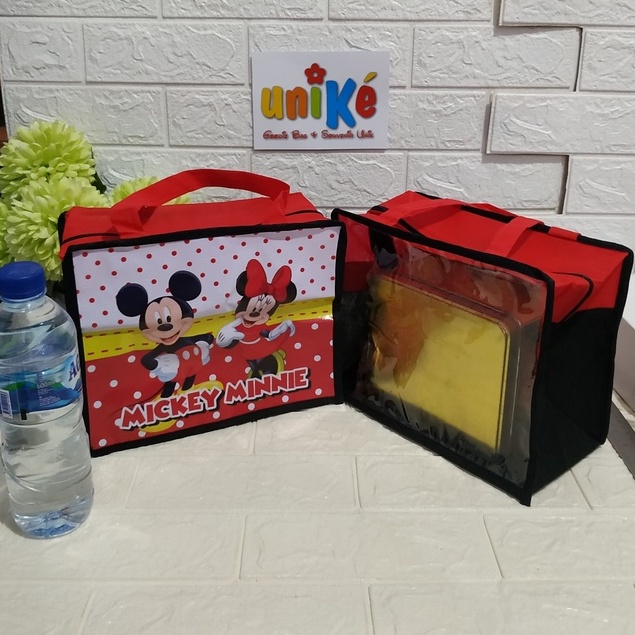 

TAS SPUNBOND KOMBINASI MIKA + RESLETING Uk 25x11x19cm Souvenir Ulang Tahun Godiebag Murah Meriah