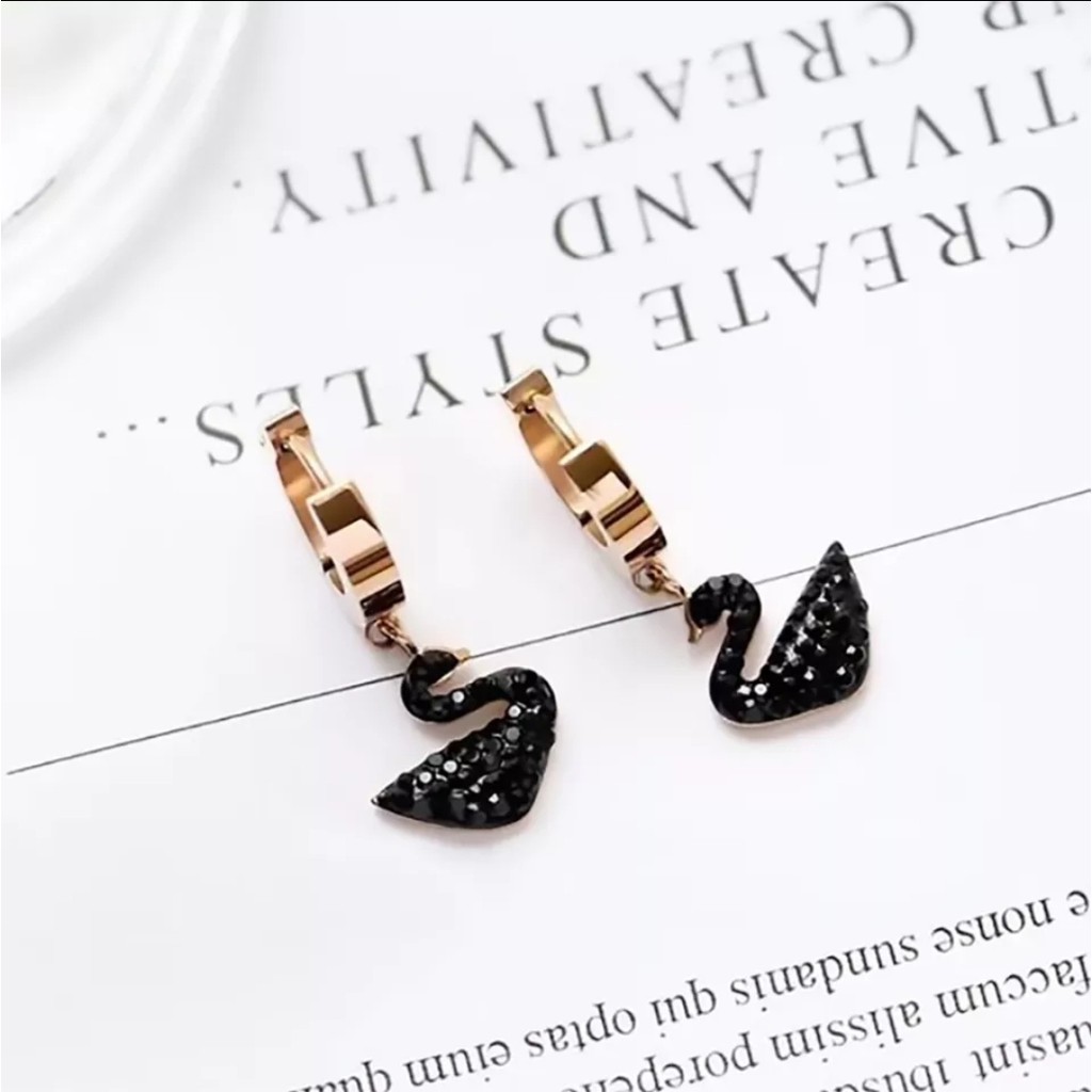 Anting Jepit Titanium Swan Kristal Putih Gantung Warna Rose Gold, Gold dan Silver