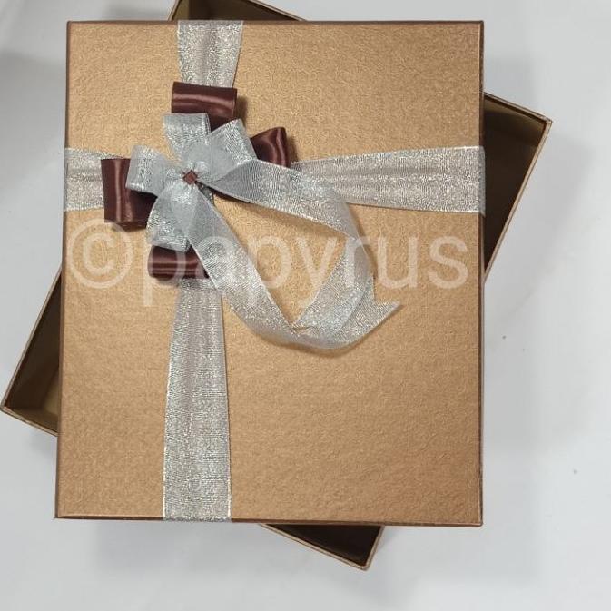 

PAPYRUS 25x30 Tinggi 5cm Kotak Kado Gift Box Hadiah KOTA KADO