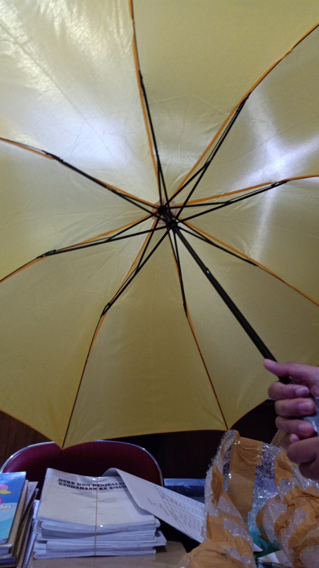 Payung Promosi Lipat 2 Warna Polos Tulang Hitam Merk Sakura 1b1-1b6