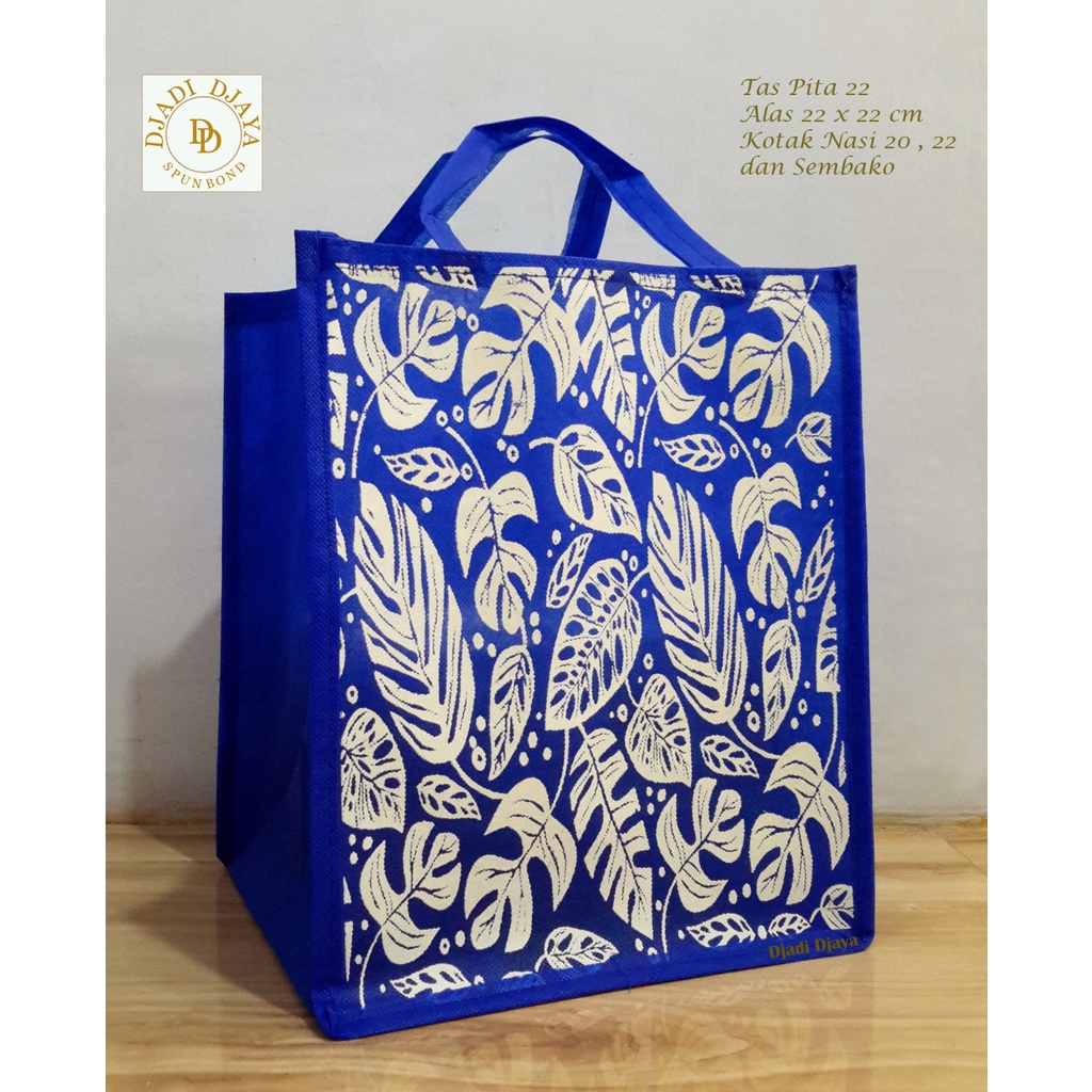 

Tas Hajatan Goodie Bag Pita Kotak 22 DB Biru BCA Sablon Cream