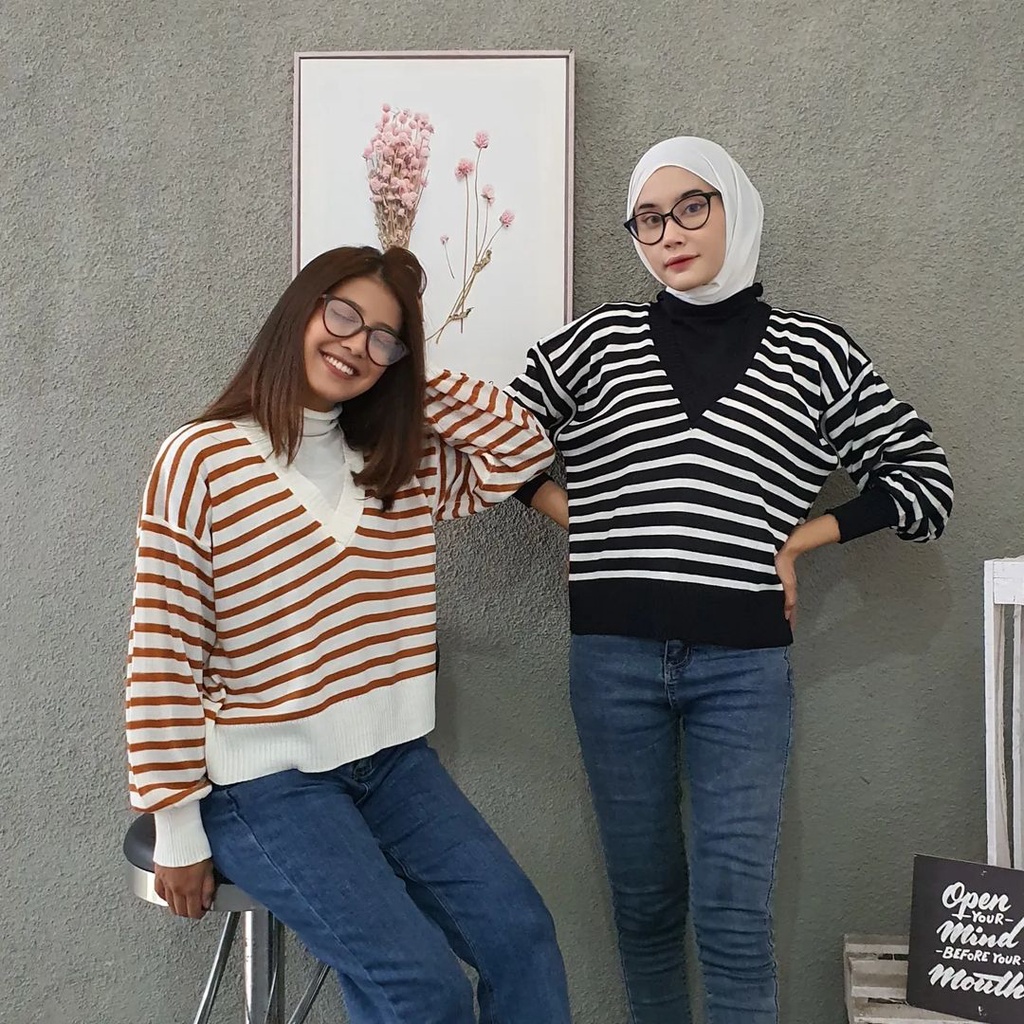 Outwear Wanita Sweater Kerah V Mix Long Neck Bahan Rajut Terbaru