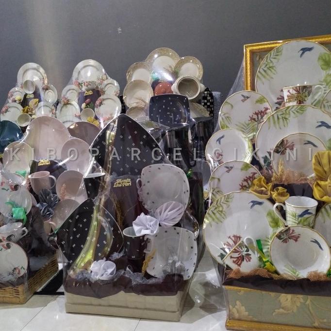 

Parcel Lebaran - Parcel Pecah Belah - Coffee/Tea Set 12Pcs Fri