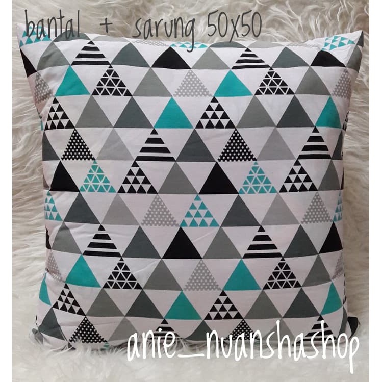 bantal plus sarung uk 50x50