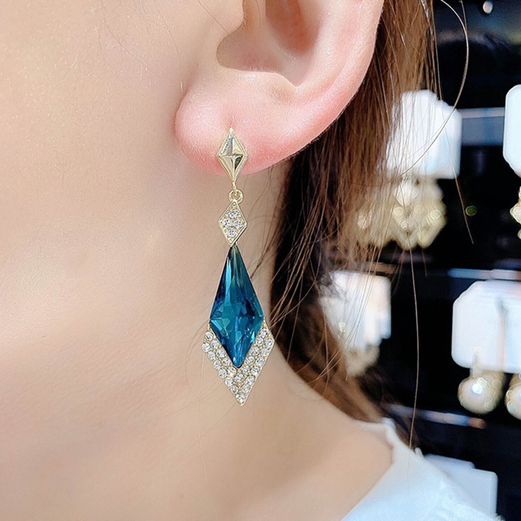 Hu Hu Hu Hu Hu Alat Bantu Pasang Kacamata♡ 1 Pasang Anting Bentuk Belah Ketupat Aksen Kristal Berlian Imitasi Untuk Wanita