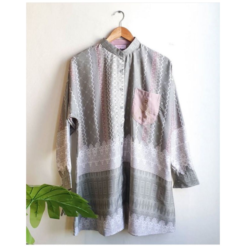 ria miranda salapah top olive