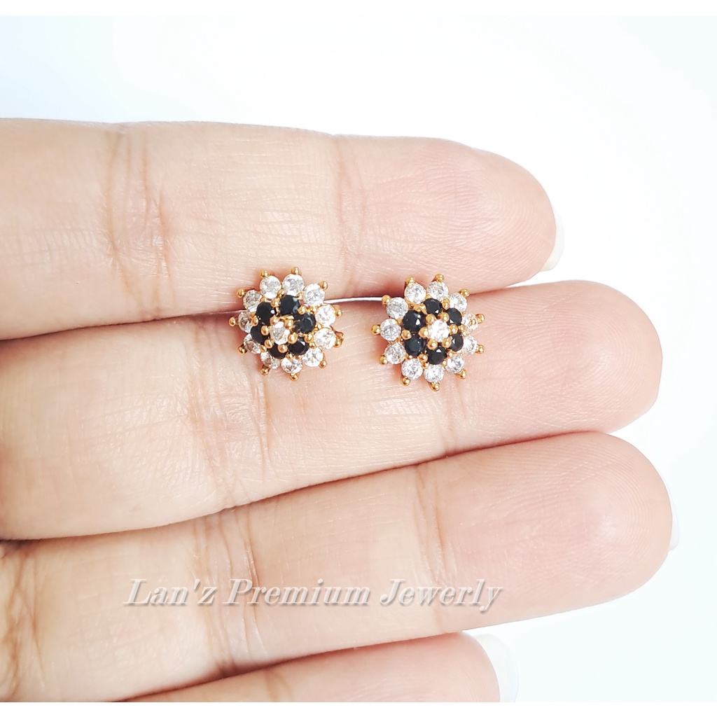 Anting Giwang Tusuk Bunga Hitam Titanium 18K (Emas)