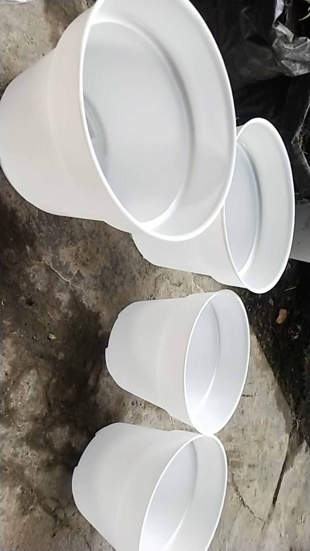 Pot Plastik Putih / Ember Putih / Pot Putih / Pot Plastik