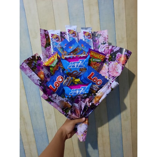 

bucket snack/bucket murah/bucketsnackmurah/kado ulang tahun/bucket murah/snack tart/Sukoharjo/snack/bucket snack/bouqet snack