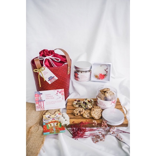 

Hampers CNY Parcel Imlek Sincia Chinese New Year Gift Set 2022