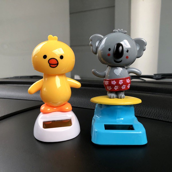 BABY CHICKEN &amp; KOALA Boneka Figure Miniatur Pajangan Mobil Solar Power Goyang Kepala Shacking Head