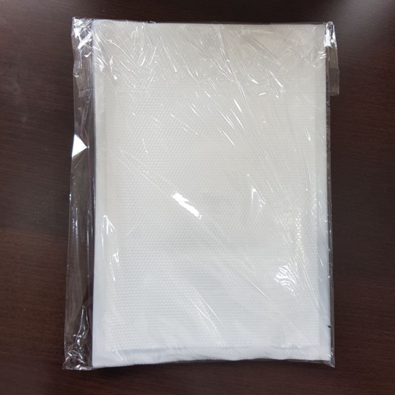 PLASTIK VAKUM EMBOS LEMBARAN 17X25 ISI 20 LEMBAR