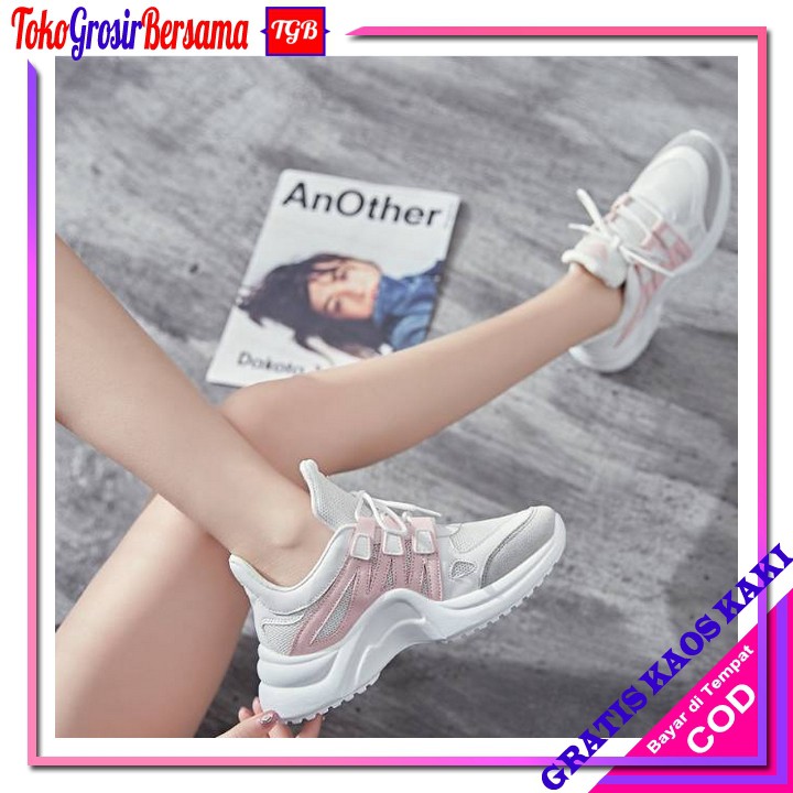  Sepatu  Sport Wanita Import Sepatu  Sneakers  Putih Murah  