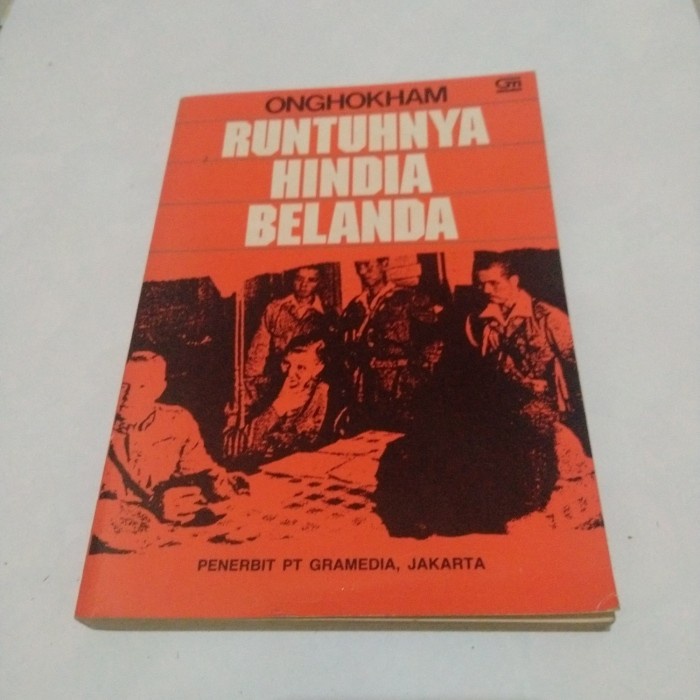 Buku Runtuhnya Hindia Belanda