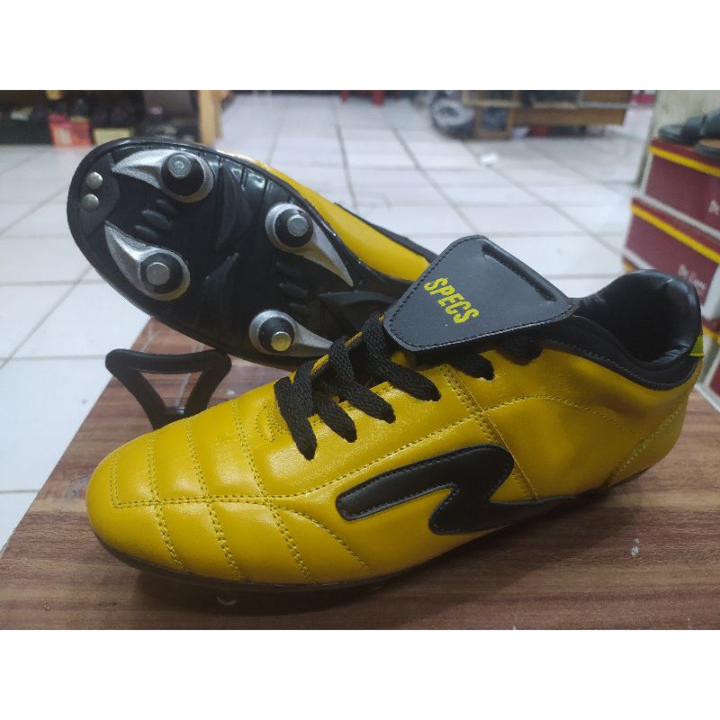 Sepatu Bola Kulit Specs Pull Besi