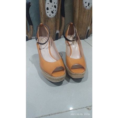 sepatu tods wedges NBu