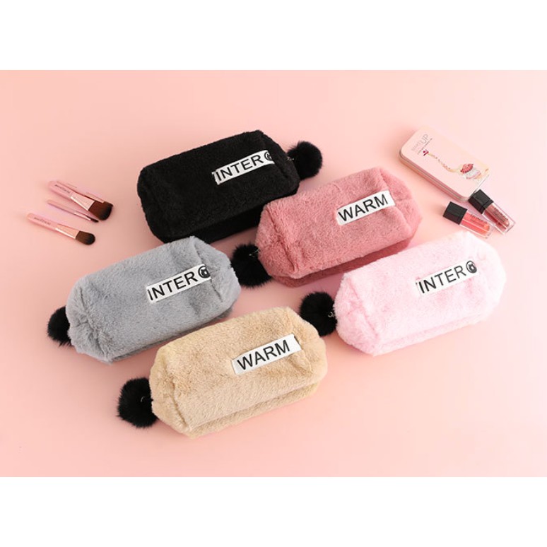 

Tempat Pensil Jumbo / Pouch Kosmetik Bulu