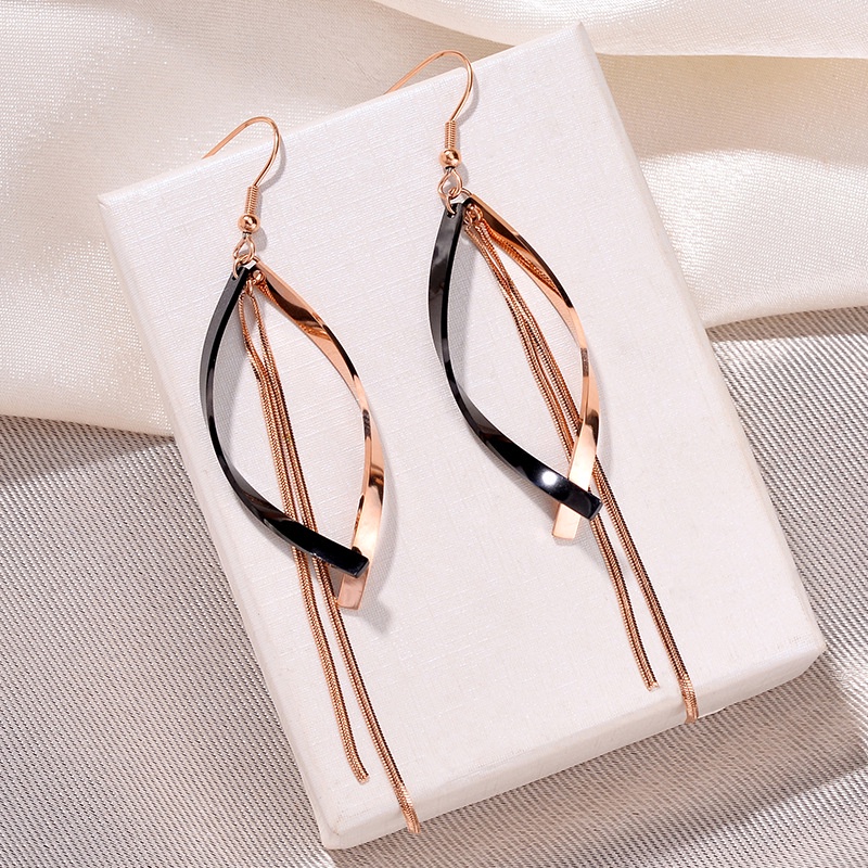 Anting Jepang Korea Produk Baru Dimodifikasi Bentuk Wajah Berkelas Anting Hitam Panjang Titanium Steel 18K Rose Gold Anti-Gagal Tidak Alergi Ready Stock Utuh