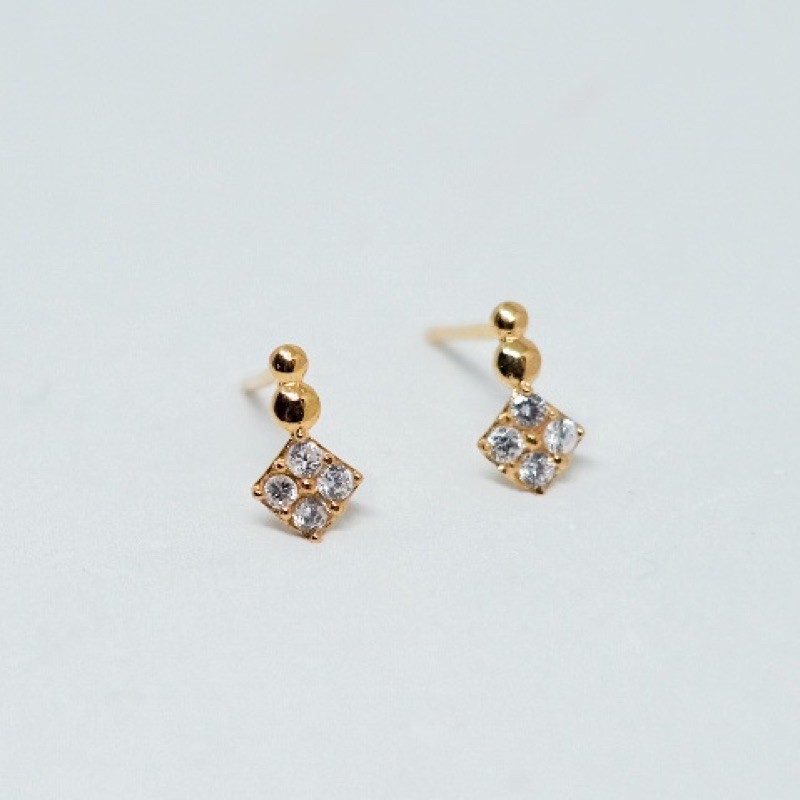 anting emas stud 1/2 gram model simpel 6 karat