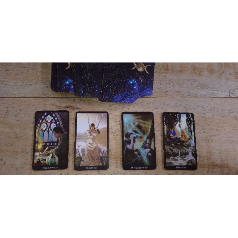 Reading Tarot