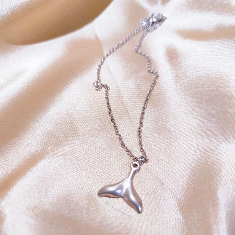 kalung ekor paus jaehyun mark jeno NCT Anti karat • whale tail NCT necklace