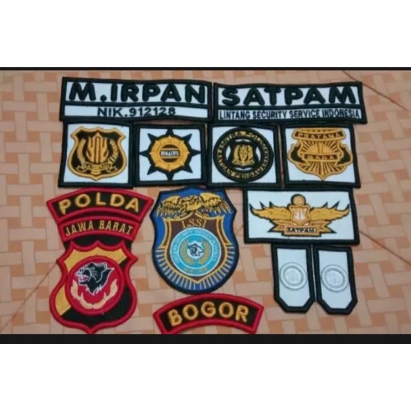 atribut satpam komplit, dasar putih