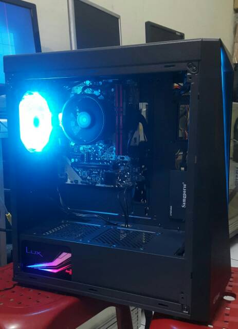 PC GAMING RYZEN 5 3400G feat PSU AERO COLL 550watt 80plus BROZEN RGB