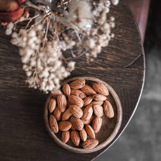 

Kacang almond