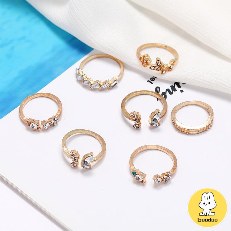 7 Set Cincin titanium Bentuk Kupu-Kupu Bintang Bulan Warna Emas Gaya Retro Bohemian -Doo