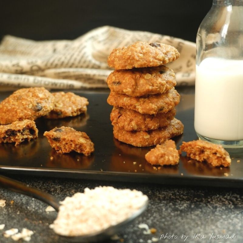 

3 pouches of oatmeal cookies