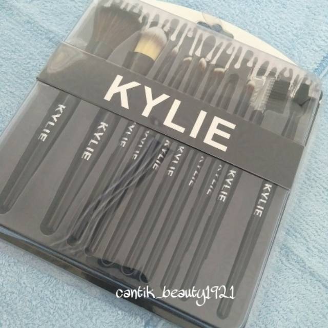 KUAS SET KYLIE